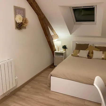 Chez Gustave T2, 4 Min Place Ducale *