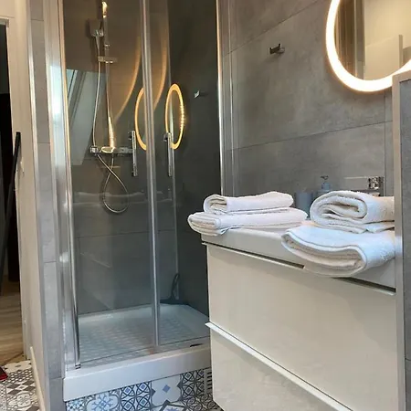 Apartment Chez Gustave T2, 4 Min Place Ducale *